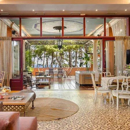 Scorpios Mansion / Downtown Skala / Seaside Vakantiehuis *