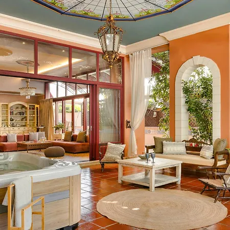 Vakantiehuis Scorpios Mansion / Downtown Skala / Seaside